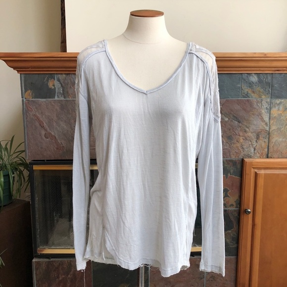 Free People V Neck Lace Back Lightweight Top Small - Picture 1 of 7